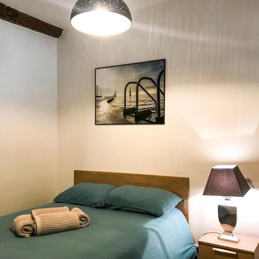 L'Appart' Du 10 - T3 4 Downtown Annecy With Canal View الغرفة الصورة